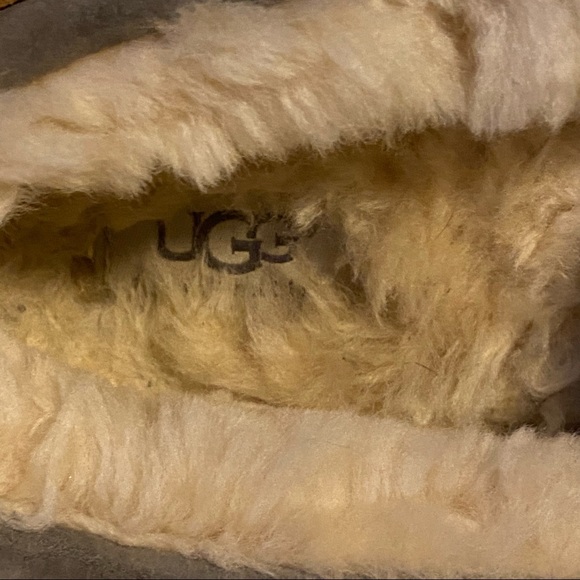 Uggs Gray Dakota Slippers - Picture 14 of 16